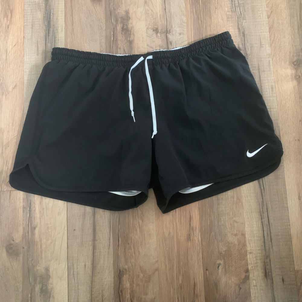 Nike women’s low waisted Dri-FIT size large